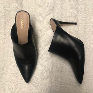 Aldo black leather mule pump pointed toe